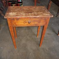 Tavolo legno antico con cassetto