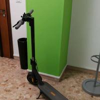 Monopattino elettrico Ninebot Max Gx30 