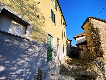 PORZIONE DI BIFAMILIARE A SERRA RICCÒ