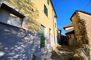 PORZIONE DI BIFAMILIARE A SERRA RICCÒ