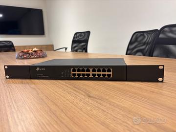 tp-link switch 16 porte 10/100Mbps