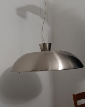 Perfetto lampadario in acciaio satinato
