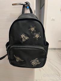 Zaino in similpelle in buonissime condizioni.