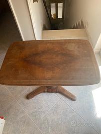 Tavolo vintage in legno