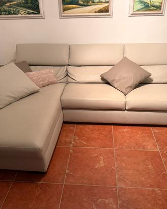 Divano angolare in ecopelle color tortora