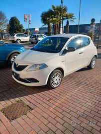 Lancia Ypsilon 1.2 69 CV 5 porte Gold
