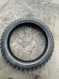 Copertone anteriore moto 90/100-21