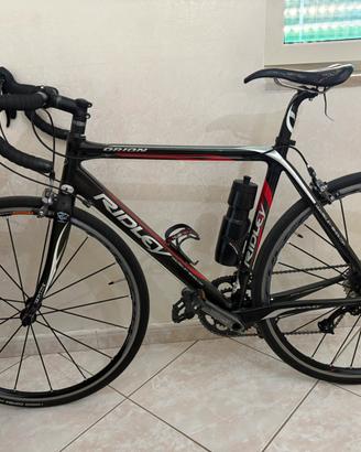 Bici da corsa Ridley in carbonio