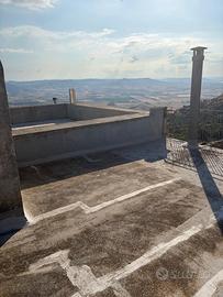 Casa Indipendente con appartamenti