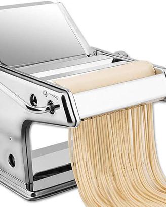 Macchina per preparare la pasta fresca in casa.