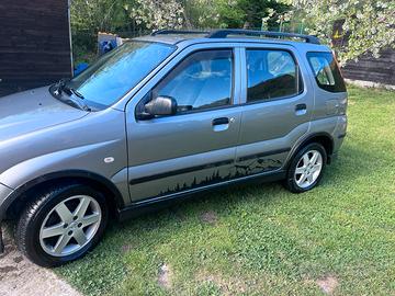 Suzuki lgnis 4x4 1500 Benzina