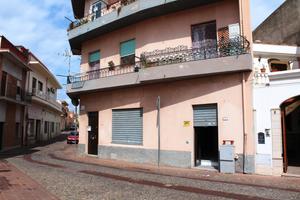 Uso Ufficio fronte Chiesa San Pietro