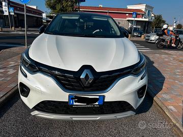 Renault Captur ll 2023 E-tech full Hybrid  techno 