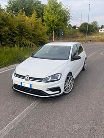 Volkswagen golf 7 allestimento R 155cv
