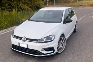 Volkswagen golf 7 allestimento R 155cv