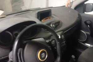 Renault clio 1200 benzina gpl di colore nero anno2