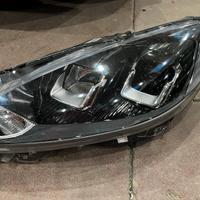 Ford kuga st-line faro sinistro led