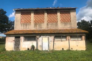 San Piero a Sieve fienile mq 160 oltre terreno