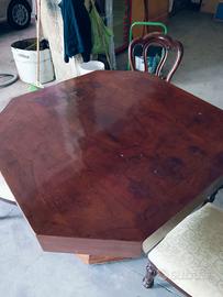 tavolo in legno con 4 sedie 150 euro