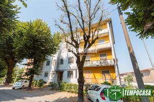 3 LOCALI PIANO RIALZATO CON BOX E CANTINA