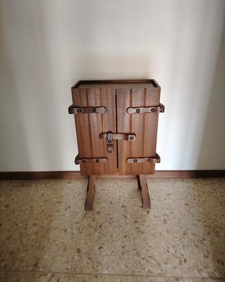 mobiletto in legno
