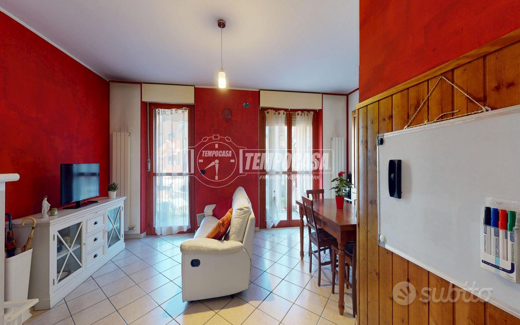 2 LOCALI CON TERRAZZO LIBERO SUBITO - Vista 6