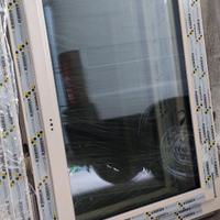 finestra pvc triplo vetro