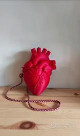 borsa rigida a forma di cuore anatomico 