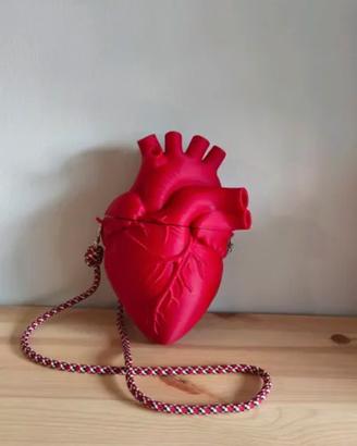 borsa rigida a forma di cuore anatomico 