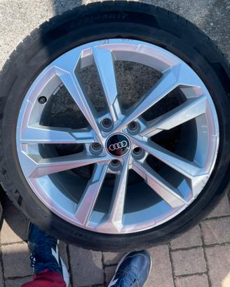 Cerchi originali Audi A3 R 17 anno 2022 +gomme est