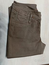 Pantaloni Donna beige, eleganti e ben tenuti