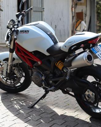 Ducati Monster 796 