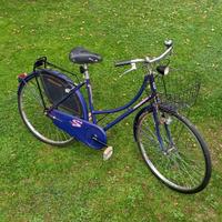 Bici olandese da donna con cestino e gomme nuove