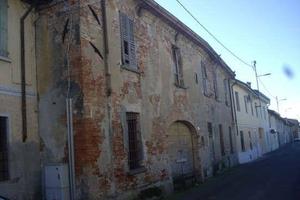 Immobile in asta di 423 m² con più di 5 locali a A