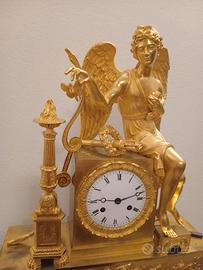 Antico orologio parigina in bronzo d'orato