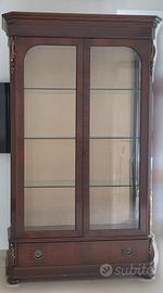 Vetrina Classica in Legno con Cassettone