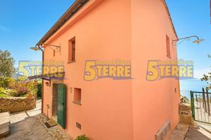 Rustico / Casale di 100 m² con più di 5 locali a R