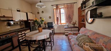 CASA SEMINDIPENDENTE A MONTESARCHIO