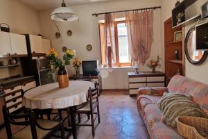 CASA SEMINDIPENDENTE A MONTESARCHIO