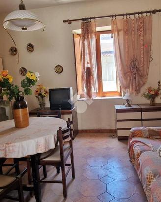 CASA SEMINDIPENDENTE A MONTESARCHIO