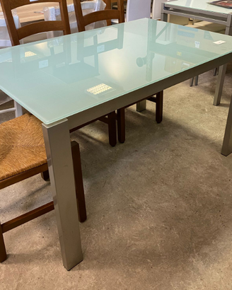 Tavolo Usato Con Piano In Vetro USATO 225/U