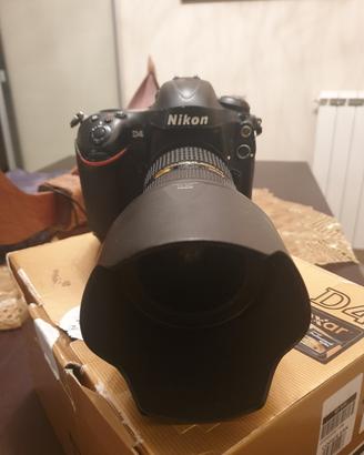 Nikon D4 con teleobiettivo AF-S 24-70 2.8G ED