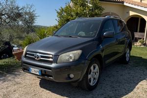 Toyota RAV 4 RAV4 2.2 D-4D 136 CV Luxury