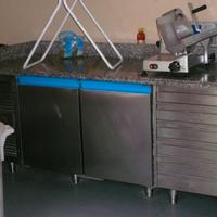 BANCO con top in marmo 200x84, refrigerato