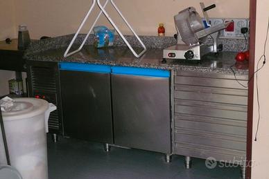 BANCO con top in marmo 200x84, refrigerato