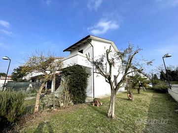 VILLA A SCHIERA D'ANGOLO A COTIGNOLA