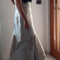 Abito da sposa in raso color champagne