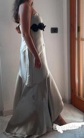 Abito da sposa in raso color champagne