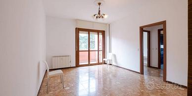 Appartamento di 82 m² con 3 locali e box auto a Mi