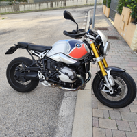BMW r-nine t